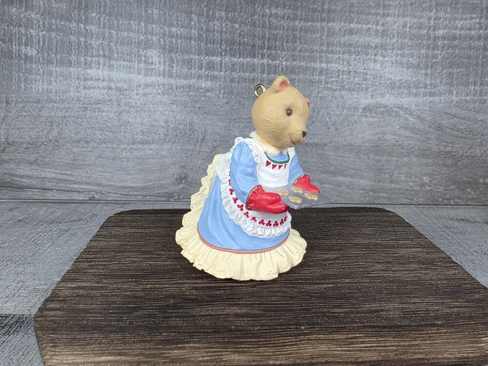 1993 Hallmark Keepsake Ornament Mama Bearinger Vintage Christmas g67c2